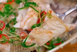 清蒸鱼做法视频,简单美味，一招掌握的烹饪秘诀